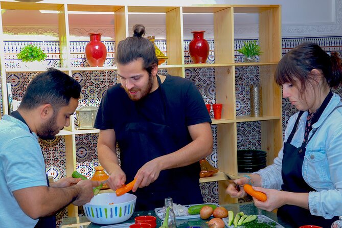 Marrakesh cooking class with chef Hassan - Local dishes - Mint tea before the knives come out
