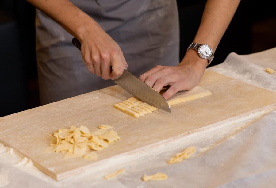 Masterclass: Aperol Spritz & Pasta Making Experience in Rome - Timing, meeting point, and cancellation