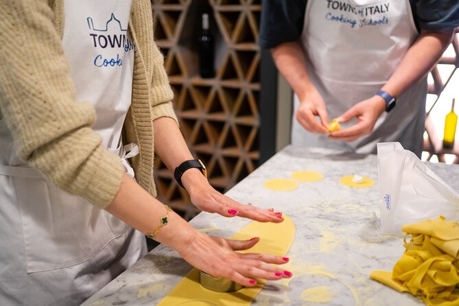 Milan Culinary Experience: Pasta & Gelato or Tiramisù Class - A Class Size That Can Feel Social or Crowded