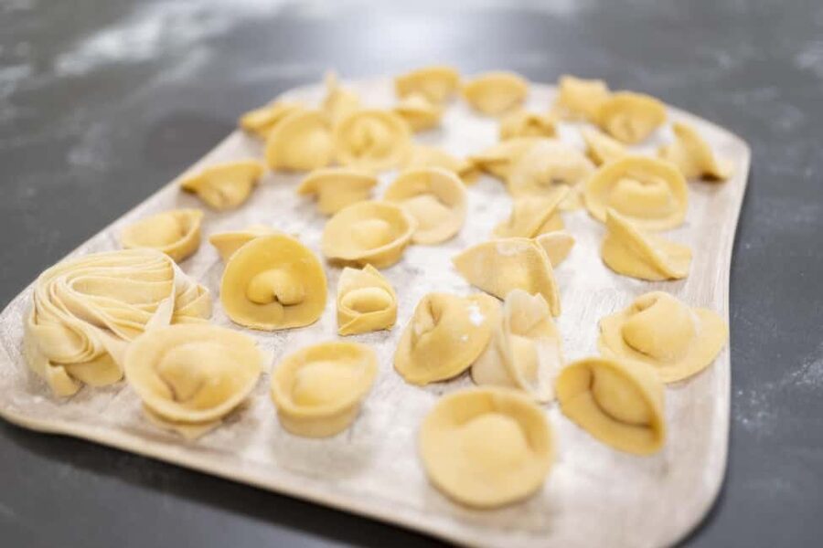 Milan: Pasta, Gnocchi and Tiramisù Cooking Class with Wine - Key things to know before booking
