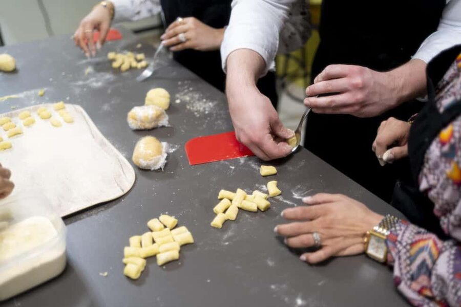 Milan: Pasta, Gnocchi and Tiramisù Cooking Class with Wine - Dietary requests and who should book