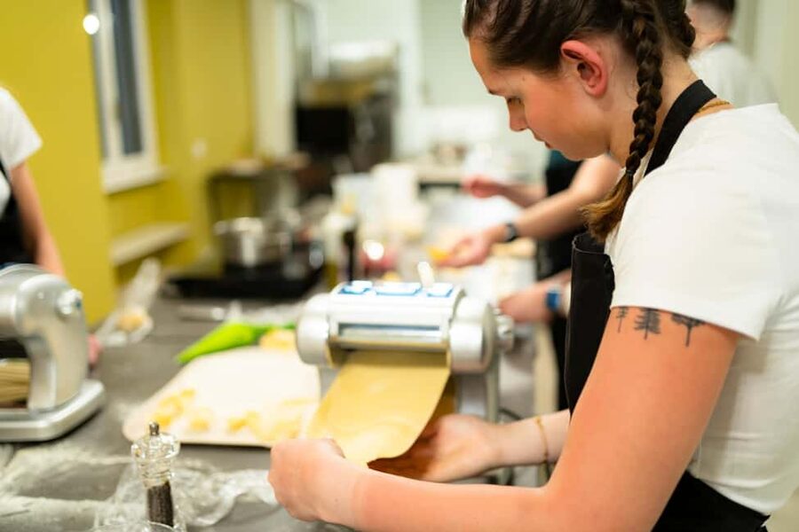 Milan: Pasta, Gnocchi and Tiramisù Cooking Class with Wine - Starting with fresh pasta and ravioli