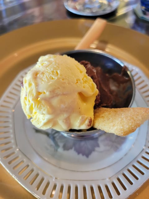 Milan: Pasta, Ravioli, and Gelato Class in a Glamorous Home - Sitting down to eat what you made