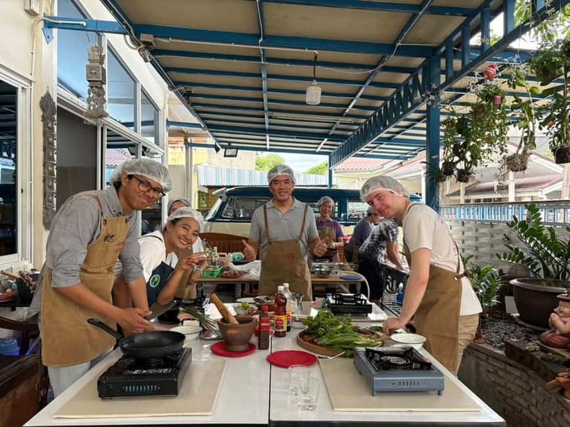 Mini Group: Authentic Thai Cooking & Wellness Experience - Should you book this experience?