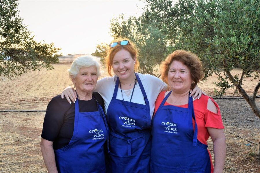 Moires: Cooking Class and Olive Oil Tasting at a Family Farm - Picking vegetables and preparing the three-course meal