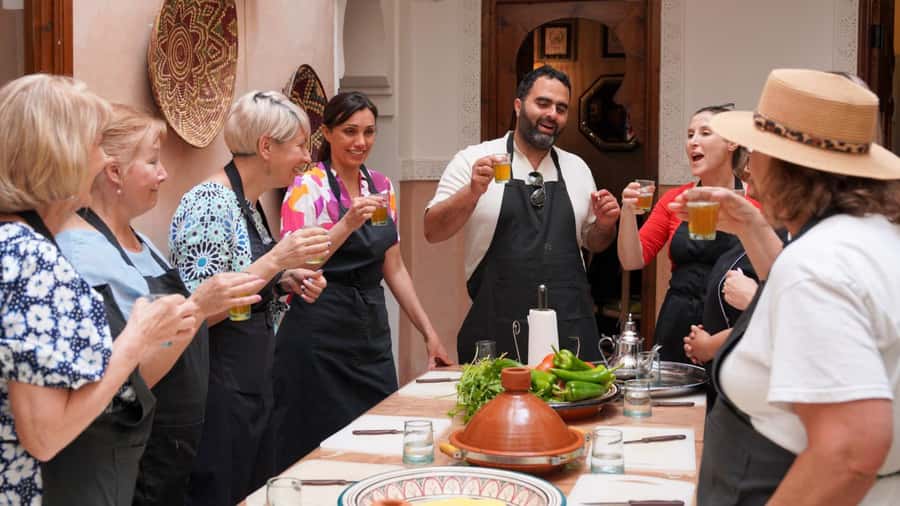 Moroccan cooking class in Marrakech with berber chef - Starting with mint tea at MonRiad