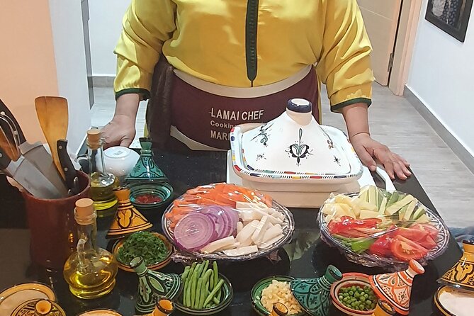 Moroccan Cooking Workshop LAMAI CHEF - What makes the chicken tagine special