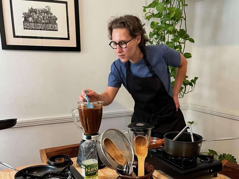 Muchos moles: Multi-variety mole cooking class and feast - The first two hours: learning how mole changes