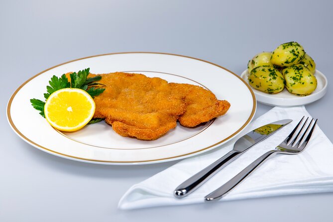Nabiel's Vienna Cooking Class - Schnitzel with the right kind of crunch