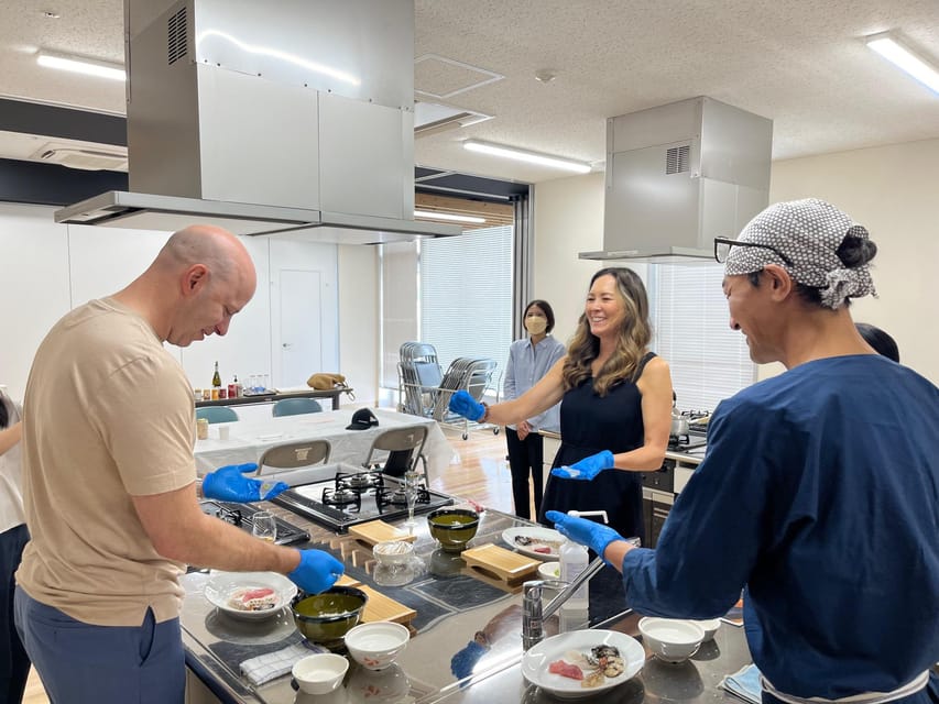 Naha Makishi Public Market : Sushi making experience - Learning the sushi basics in a 45-minute class