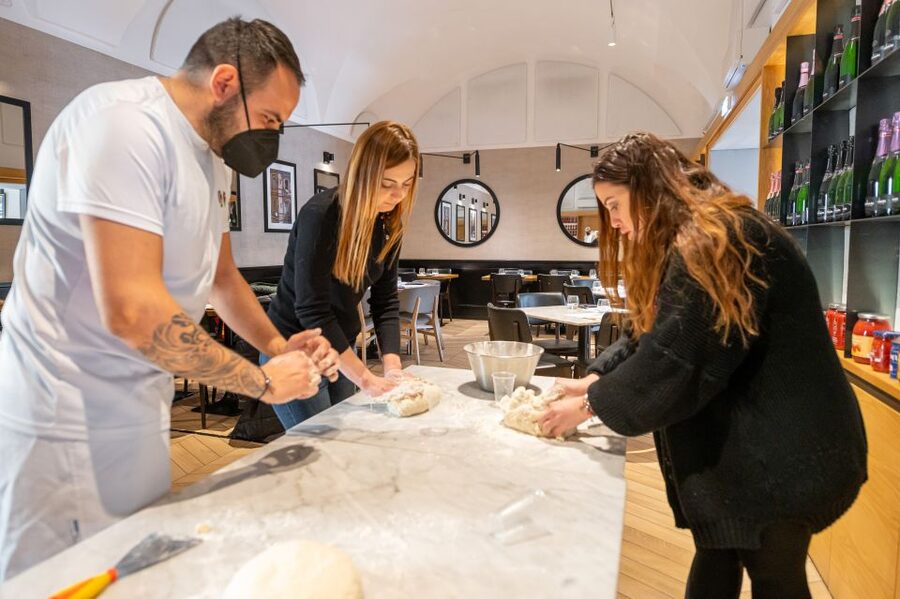 Naples: Authentic Neapolitan Pizza Making Class - Why the instructors make a difference