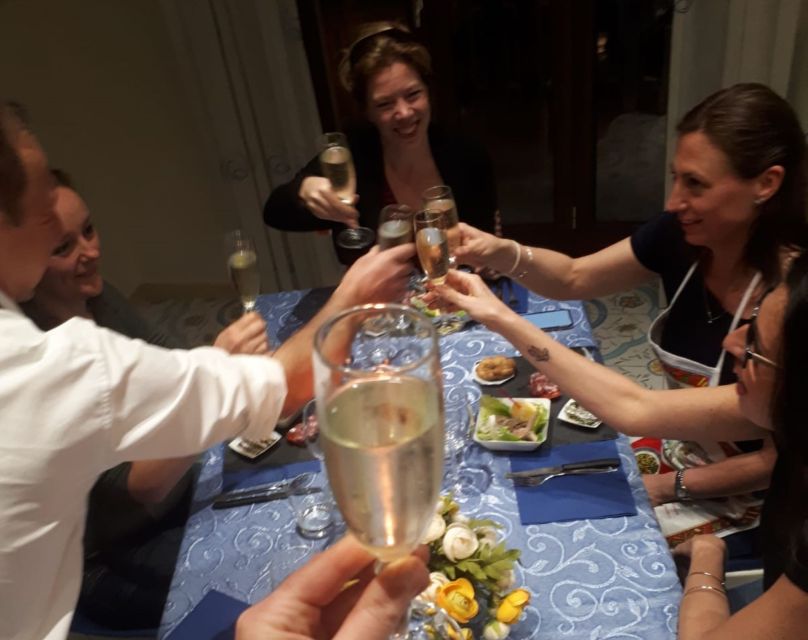 Naples: Fresh Pasta Cooking Class and Dinner with a Local - A class that works for beginners and families