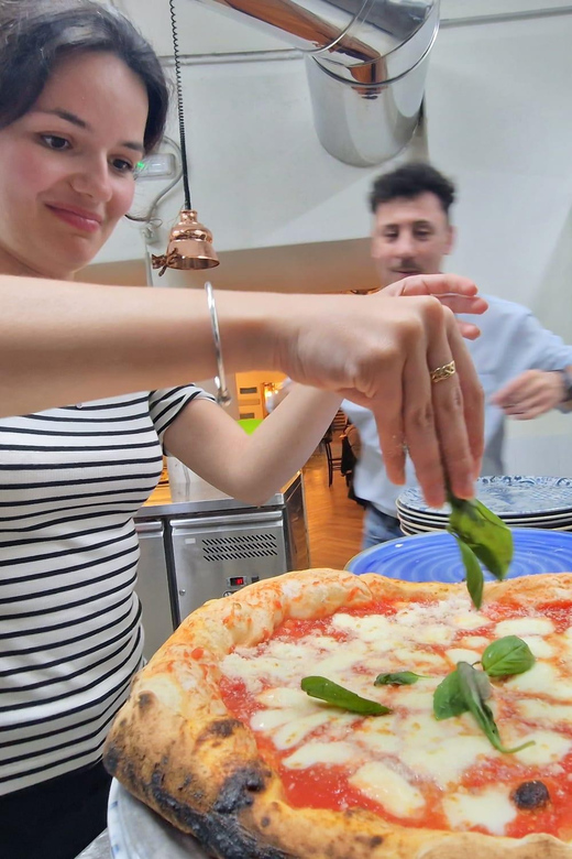 Naples: Pizza Making Class with Local Pizzaiolo - Small groups, couples, and the social side