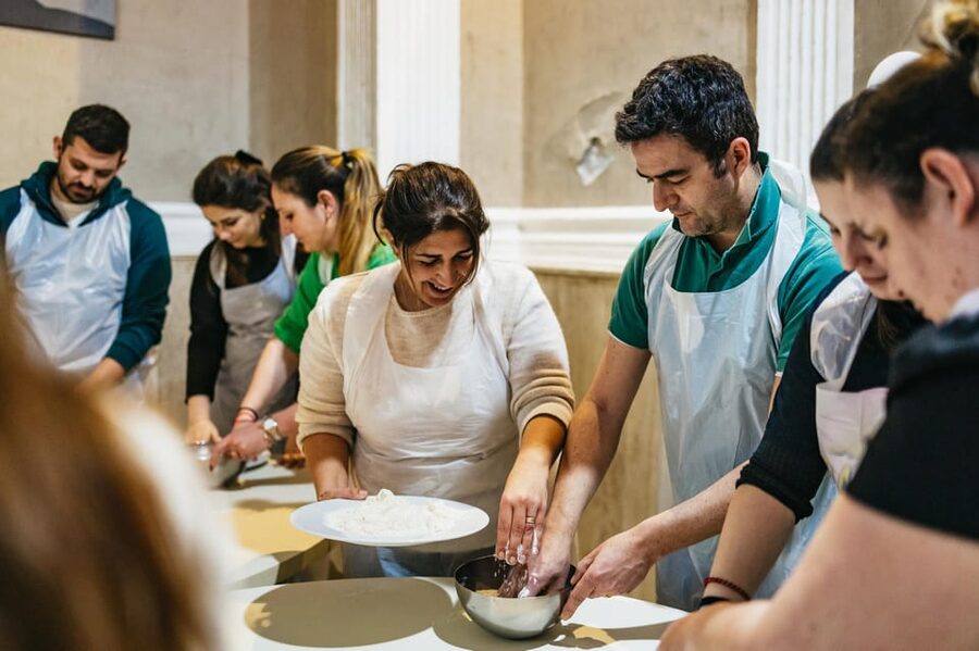 Naples: Pizza-Making Workshop with Drink and Appetizer - Bruschetta makes the resting period worthwhile