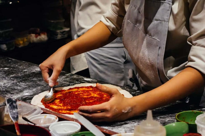 Naples: Premium Pizza-Making Class at a Pizzeria - Key points to know before booking