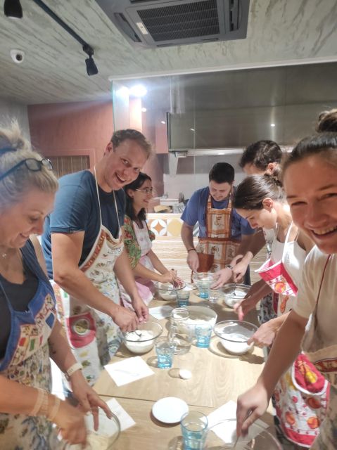 Naples: Small Group Pizza Making with Drink Included - Why this short Naples pizza class works