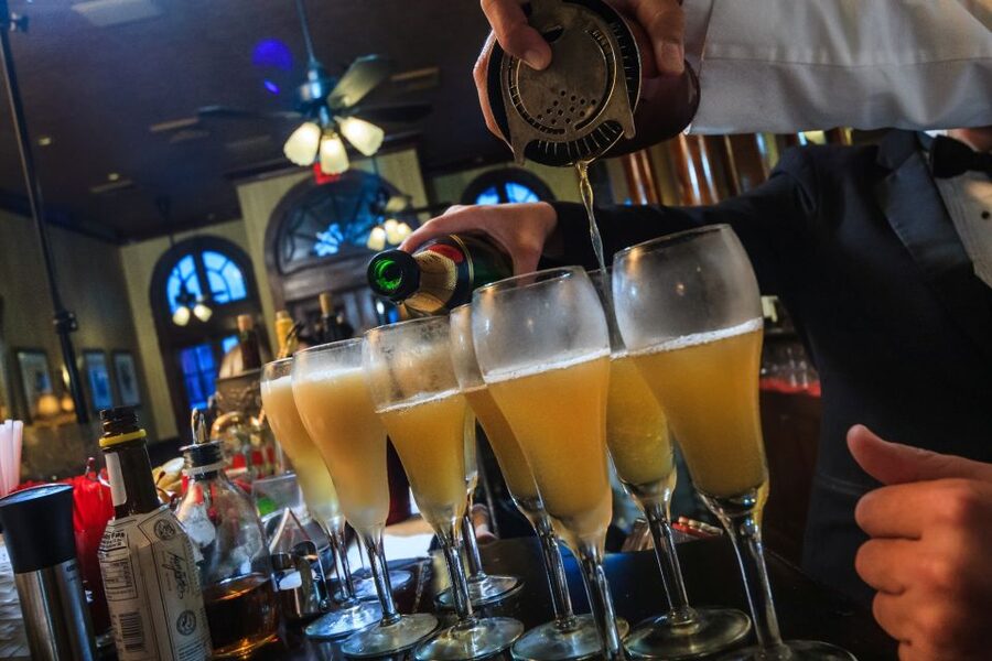 New Orleans: Cooking Class & Cocktail Walking Tour - Two included cocktails, with room for more