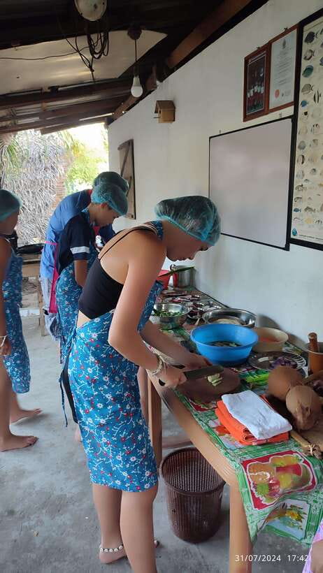 Nilaveli: Sri Lankan Cooking Class with a Local Family - Rice and curry, the heart of the meal