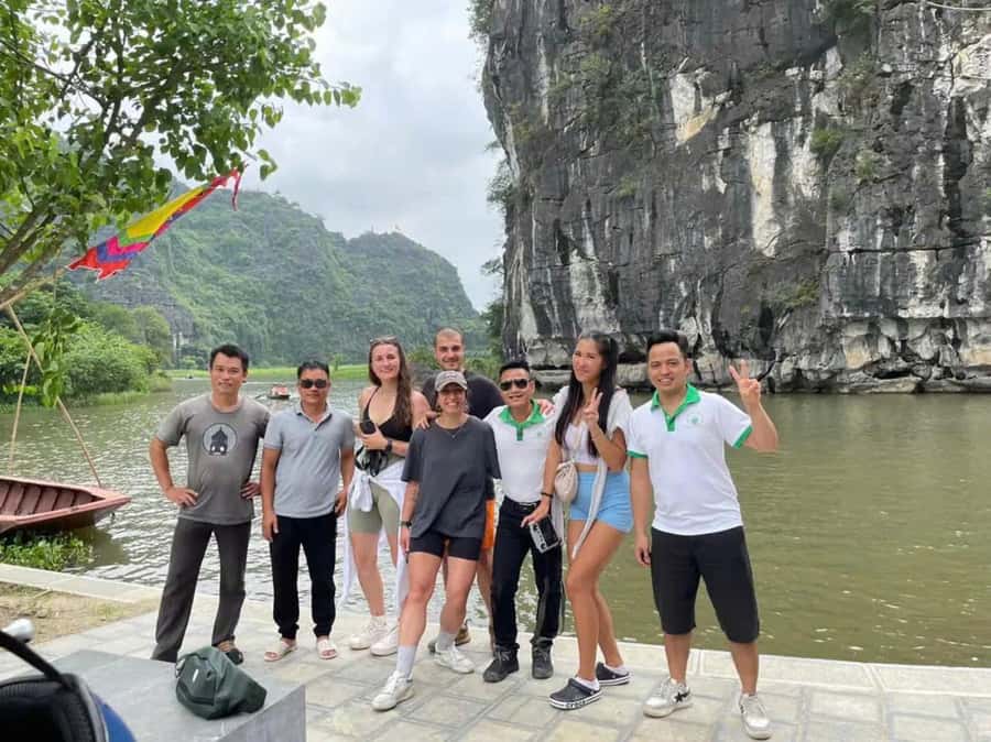 Ninh Binh Jeep Adventure: Temples, Lotus, Fishing & Cooking - Linh Coc and a quieter religious stop