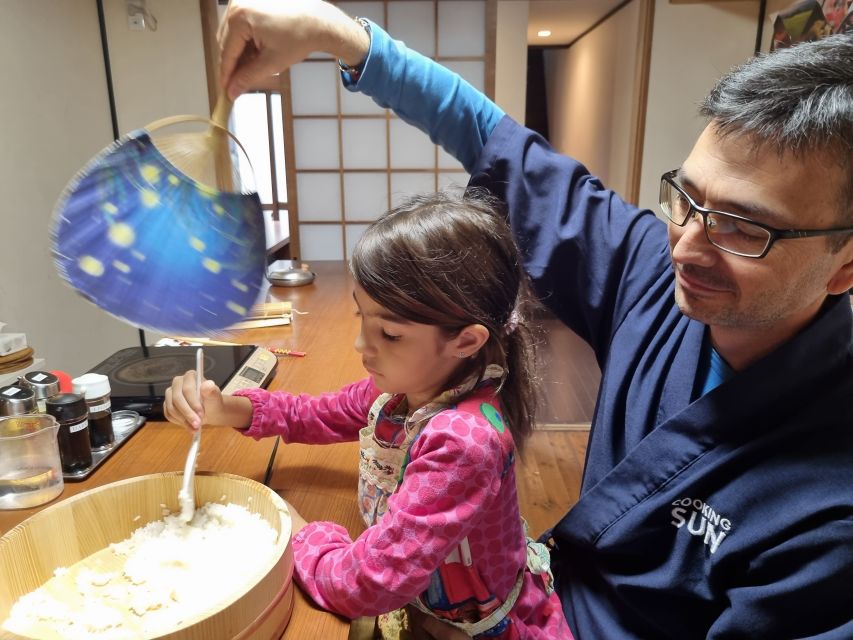 Nishiki Market Food Tour with Cooking Class - What makes the private format useful