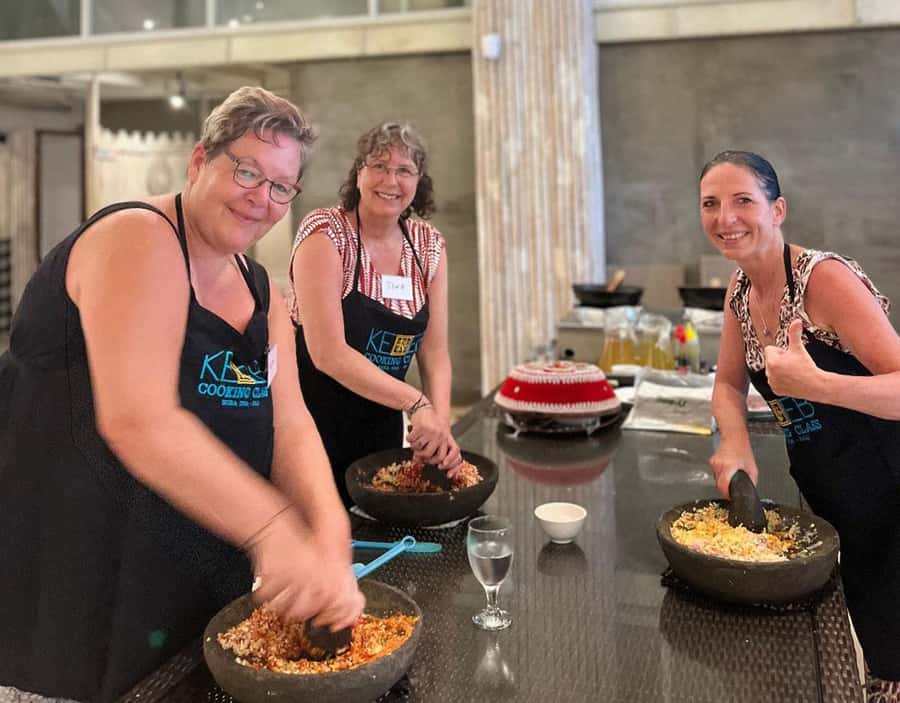 Nusa Dua: Balinese Cooking Class with Market Tour - Visiting the market before the cooking starts