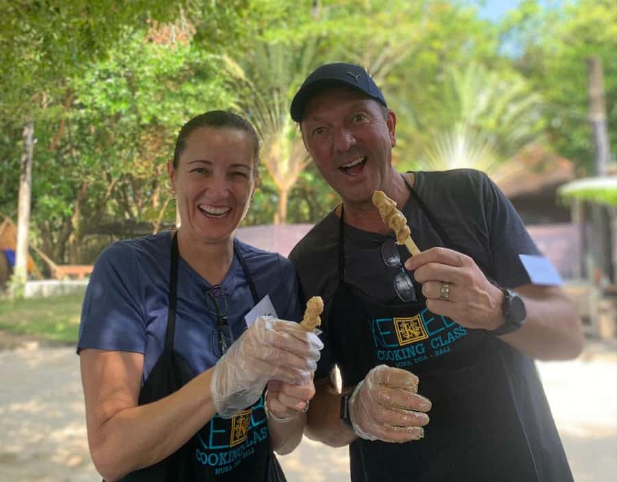 Nusa Dua: Balinese Cooking Class with Market Tour - Tea, snacks, music, and the ocean view