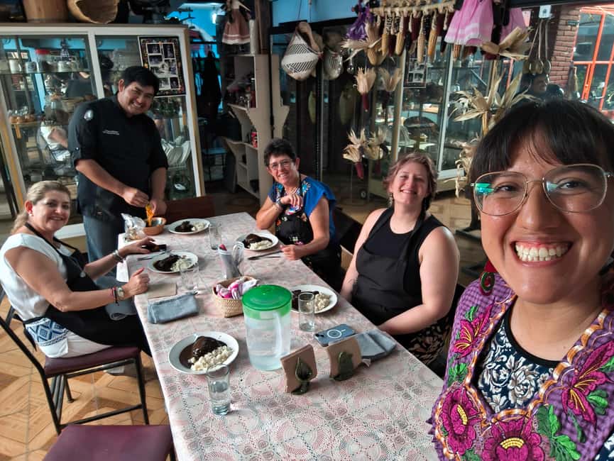 Oaxaca: Traditional Oaxacan Cooking Class - Chocolate and bread set the morning’s pace