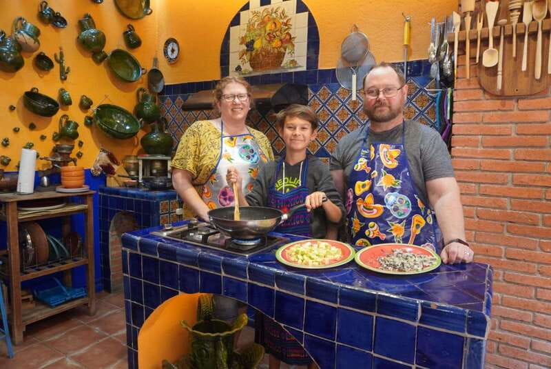 Oaxaca: Traditional Oaxacan Cooking Class with Market Visit - The day begins in an Oaxaca market