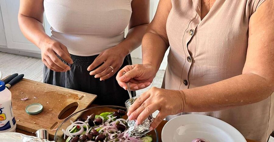 Oia: Greek Cooking Class and Lunch with a Local Grandmother - Key points to know