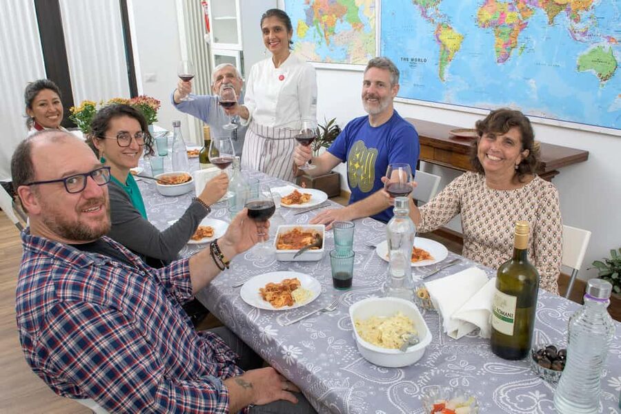 only in ITALIAN - International aperitif + cooking class in Italian - Consigli pratici per godertela meglio