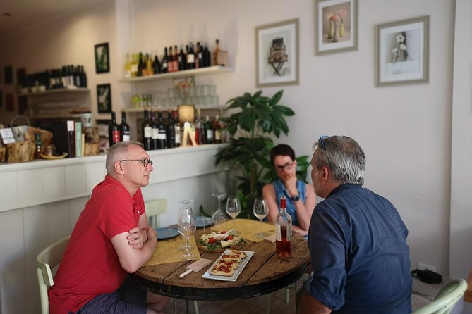 Orecchiette Cooking Class and Wine Pairing in Lecce - Group size and the sound problem