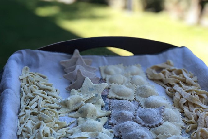Organic cooking class with a sommelier in an Olive and wine farm - Gluten-free requests and other practical details