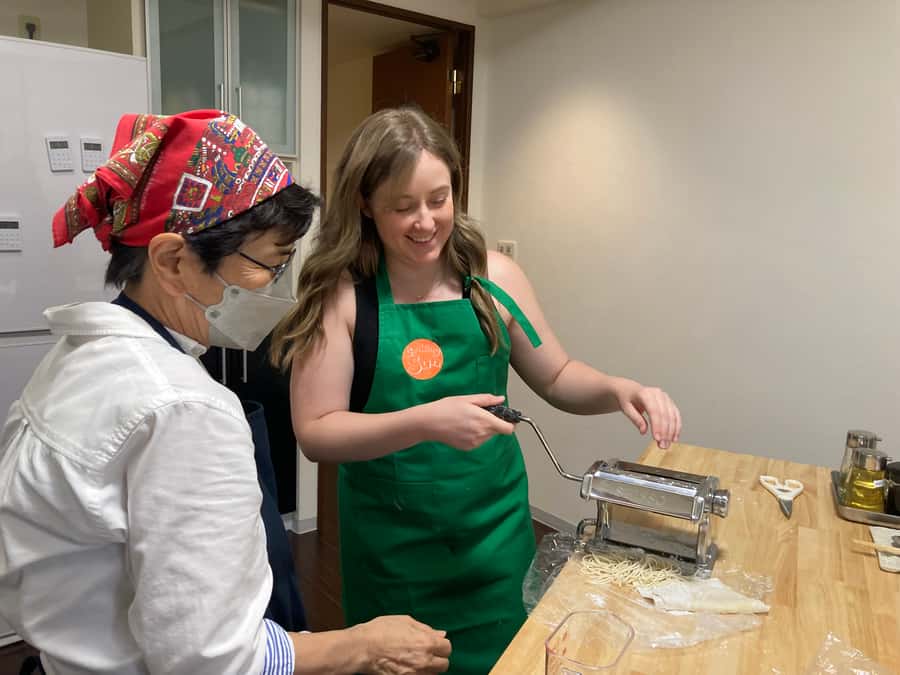 Osaka: Ramen and Gyoza Cooking Class in Dotonbori - Practical booking advice
