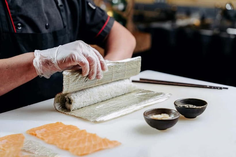 Osaka: Sushi Making Class and Dotonbori Food Tour - Who Should Book This Experience?