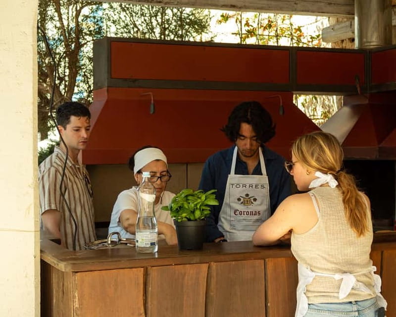 Ostuni: Orecchiette in a masseria - pasta making and tasting - From flour to a plate of handmade pasta