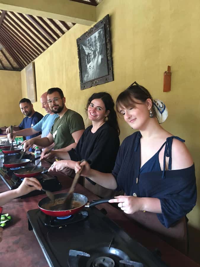 packages cooking class and romantic dinner in a local home - Practical tips for a smoother visit