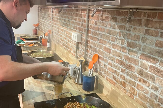 Paella and Burnt Basque Cheesecake Cooking Class (in Bilbao) - Chef Mikel’s teaching style