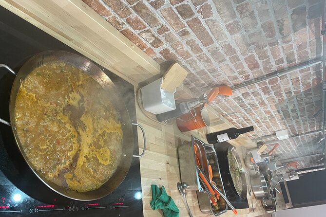 Paella and Burnt Basque Cheesecake Cooking Class (in Bilbao) - Wine, cider, and the value of the meal