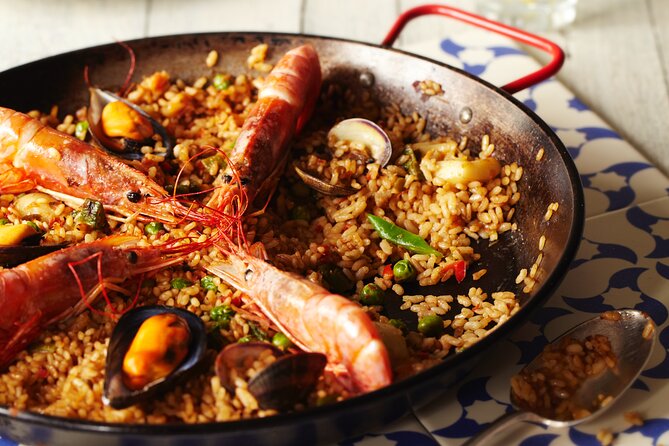 Paella Class & Bottomless Wine: Las Ramblas Views - Dietary preferences and practical limits