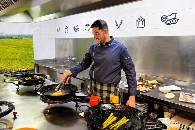 Paella Cooking Class, Wine Tasting & Central Market in Valencia - Walking into Mercat Central de València