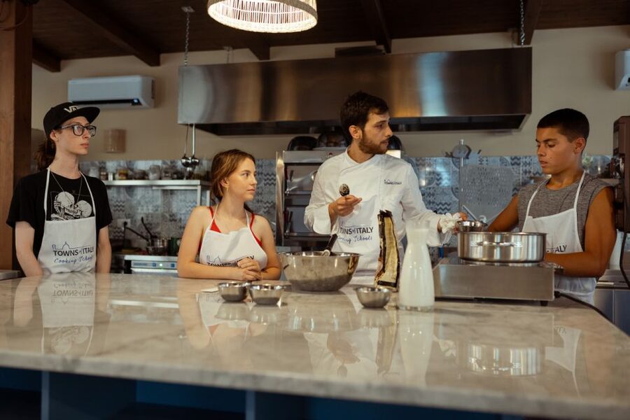 Palermo: Pizza and Gelato Cooking Class with Dinner and Wine - Key points at a glance