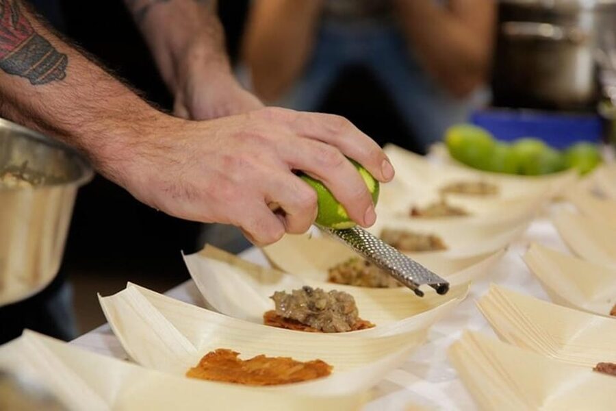 Palma: Mediterranean Cooking Class with Drinks - Cooking Mediterranean fusion at Omare in Palma