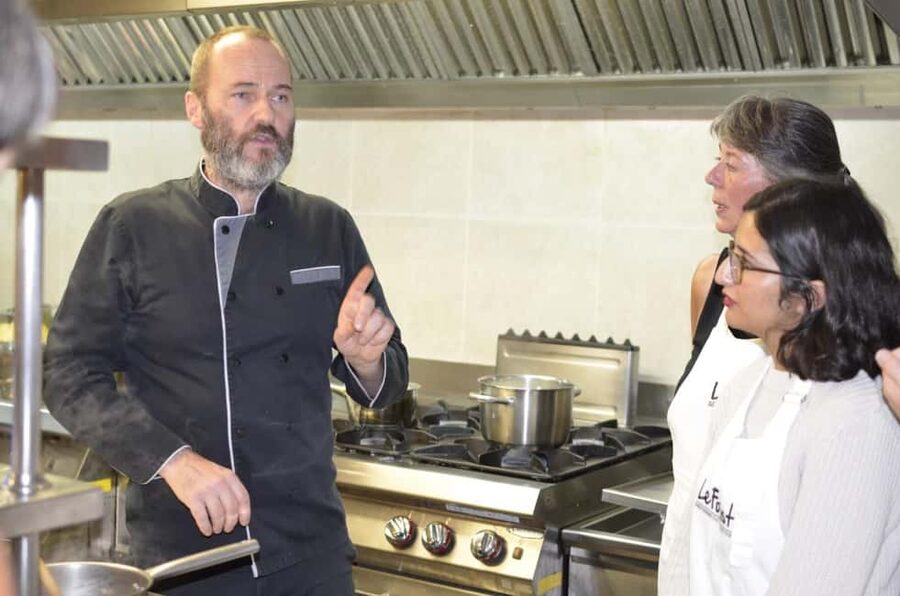 Paris: Evening Cooking Class with Optional Market Visit - The optional Latin Quarter market visit