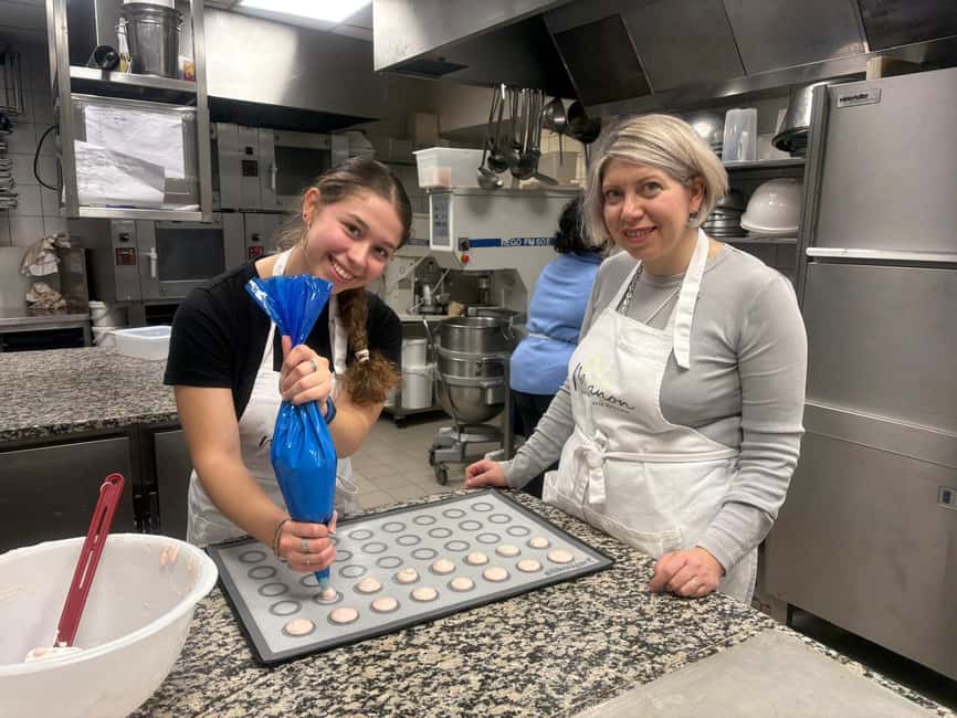 Paris: Macaron Baking Class - The guided tasting and take-home box