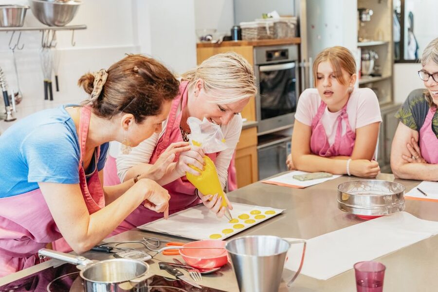 Paris: Macarons Cooking Class with Pâtisserie Chef Noémie - Choosing two flavors from lemon to salted caramel