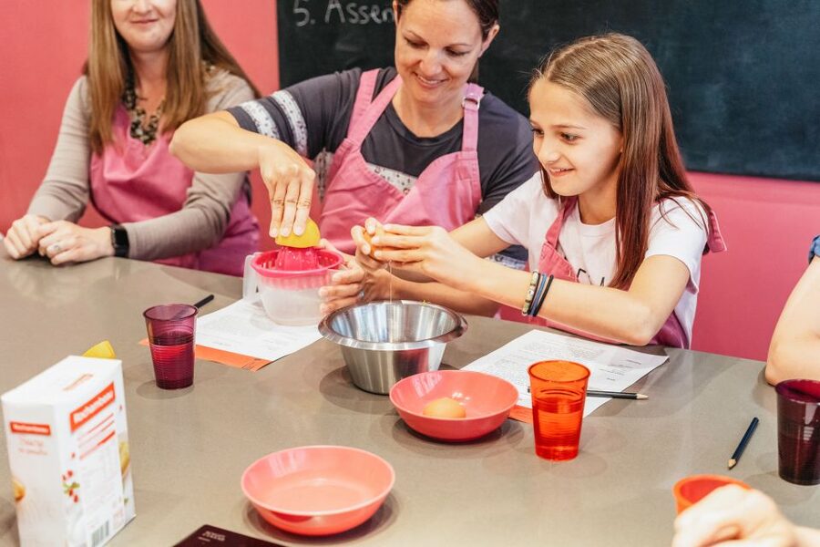 Paris: Macarons Cooking Class with Pâtisserie Chef Noémie - The best part comes after the oven