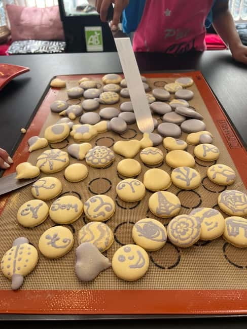 Paris: Montmartre Macaron Baking Workshop - Raspberry ganache, mango-passion, and unusual fillings