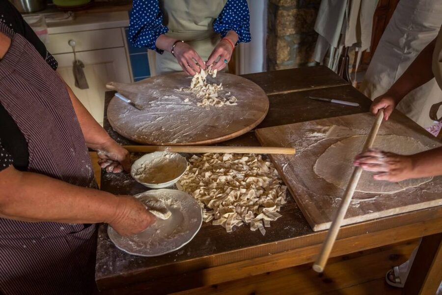 Paros: Cooking Class with 6-Course Menu and Drinks - Who will enjoy this Paros cooking class most