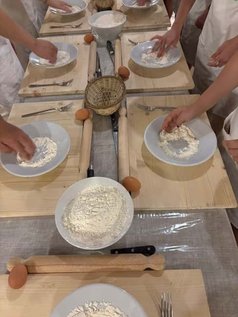 Pasta and tiramisù Cooking class with Wine at Piazza Navona - What the two hours feel like