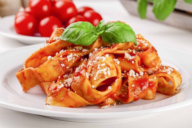 Pasta Cooking Class in Rome - Fettuccine Class in Piazza Navona - From the worktable to a Roman meal